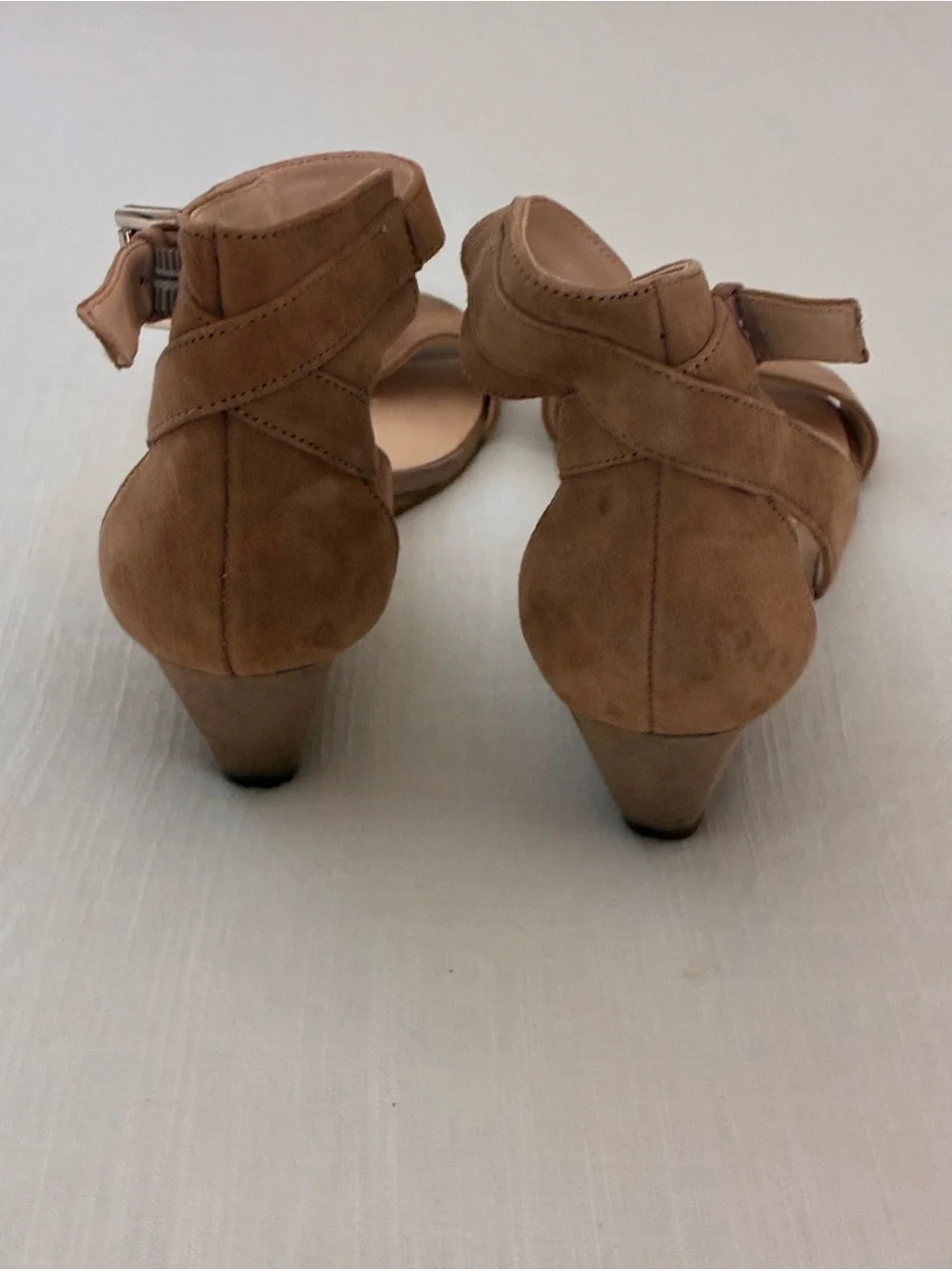 Nine West | Tan open toe buckle wedge sandals size 8